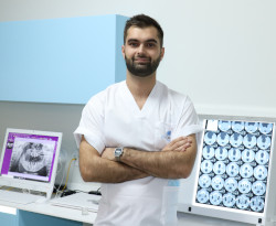  Dr. Alexandru Miron - Implantologista
