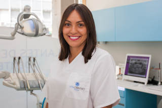 Dentista Dra. Mariana Serra